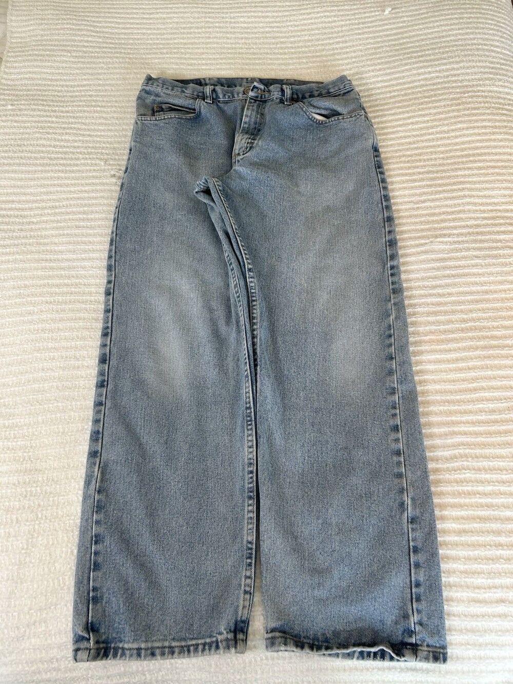 Wrangler Men 34x30 Relaxed-Fit Authentic Straight Leg Jeans Light Wash 976T1SB